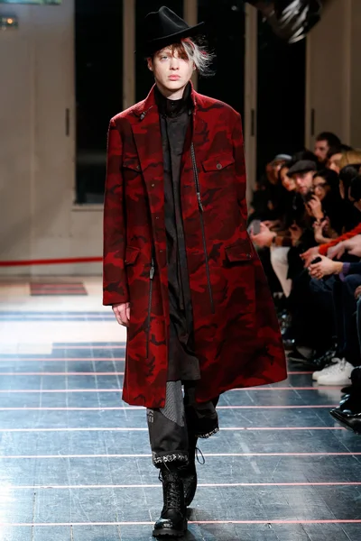 Look 28